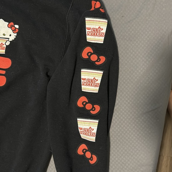 Hello Kitty x Cup Noodles Women’s Sweatshirt, Large - Picture 4 of 5